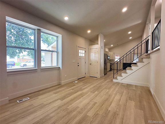 4th image of 5128 Columbus Way