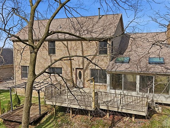 3rd image of 8784 Eagleridge Dr
