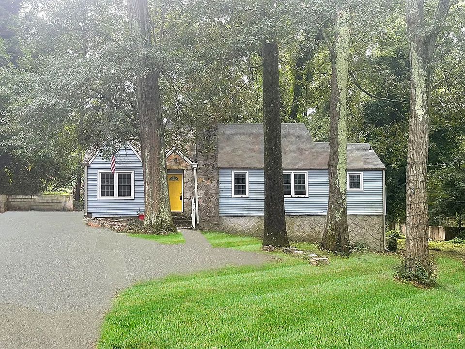 1st image of 1121 Custer Ave SE