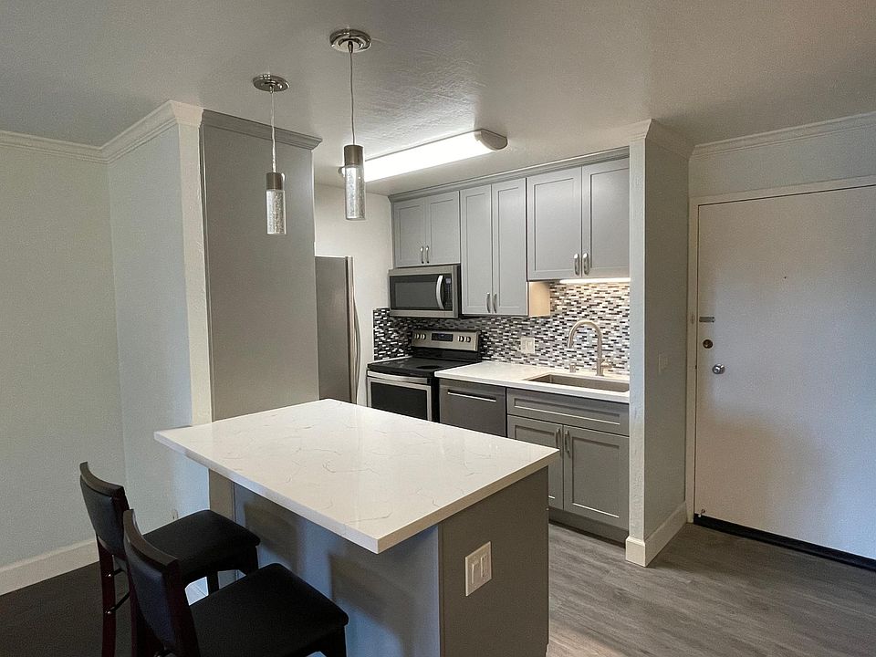 1st image of 1700 Civic Center Dr APT 212