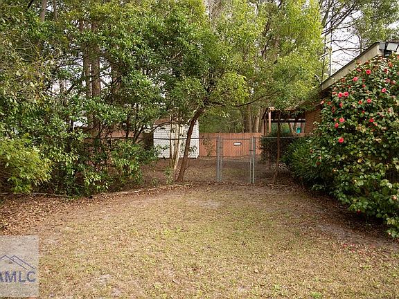 5th image of 453 S Palm St