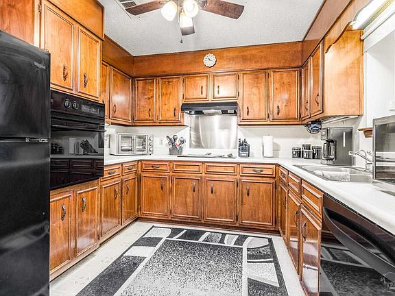 3rd image of 10190 Bowman Ave