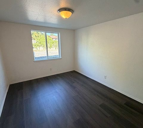 5th image of 205 E 5th St #8