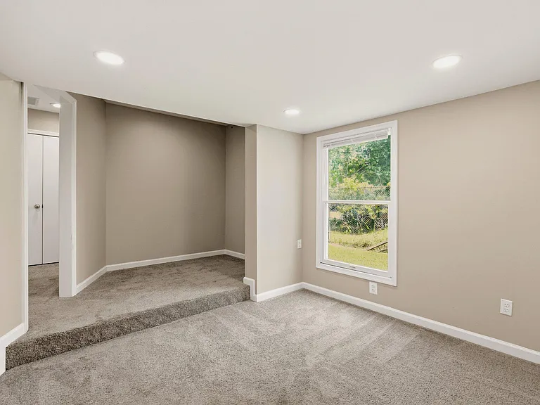 8304 Dangerfield Pl — Photo 32