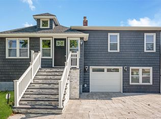 1043 Delaware Ave, Island Park, NY 11558