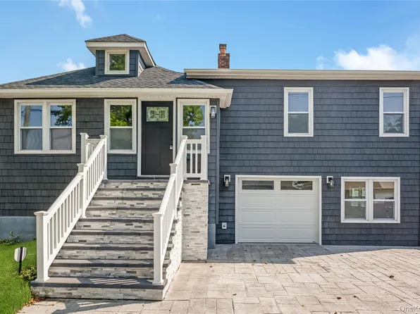 1043 Delaware Avenue, Island Park, NY 11558