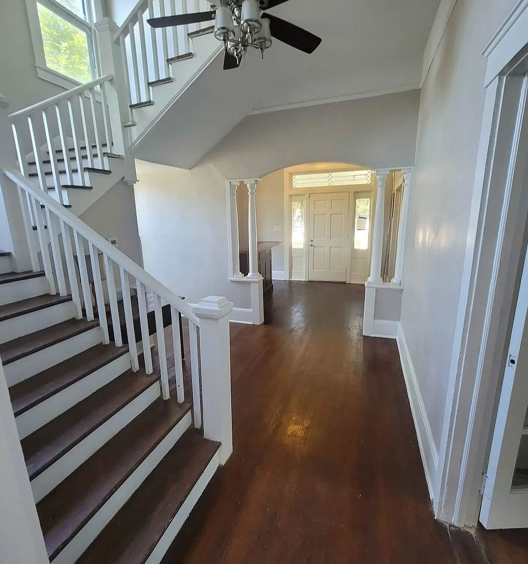 4 bed, 3000 sqft, $2,100 — Photo 2