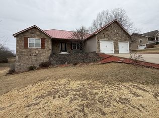 2100 Page Ln, Harrison, AR 72601