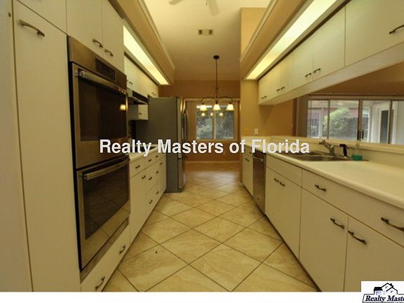 4th image of 917 Crystal Creek Cir