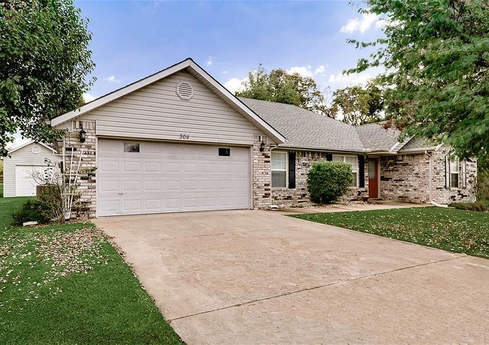 1st image of 304 Cross Ln