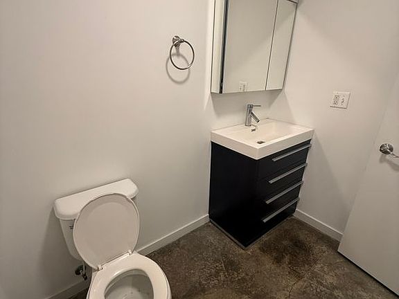 4th image of 207 E Baltimore Ave #800