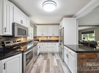 327 Holly Dr, Mount Holly, NC 28120