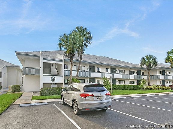 3rd image of 175 SE Saint Lucie Blvd APT B82