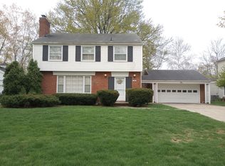 1301 N Oxford Rd, Grosse Pointe Woods, MI 48236