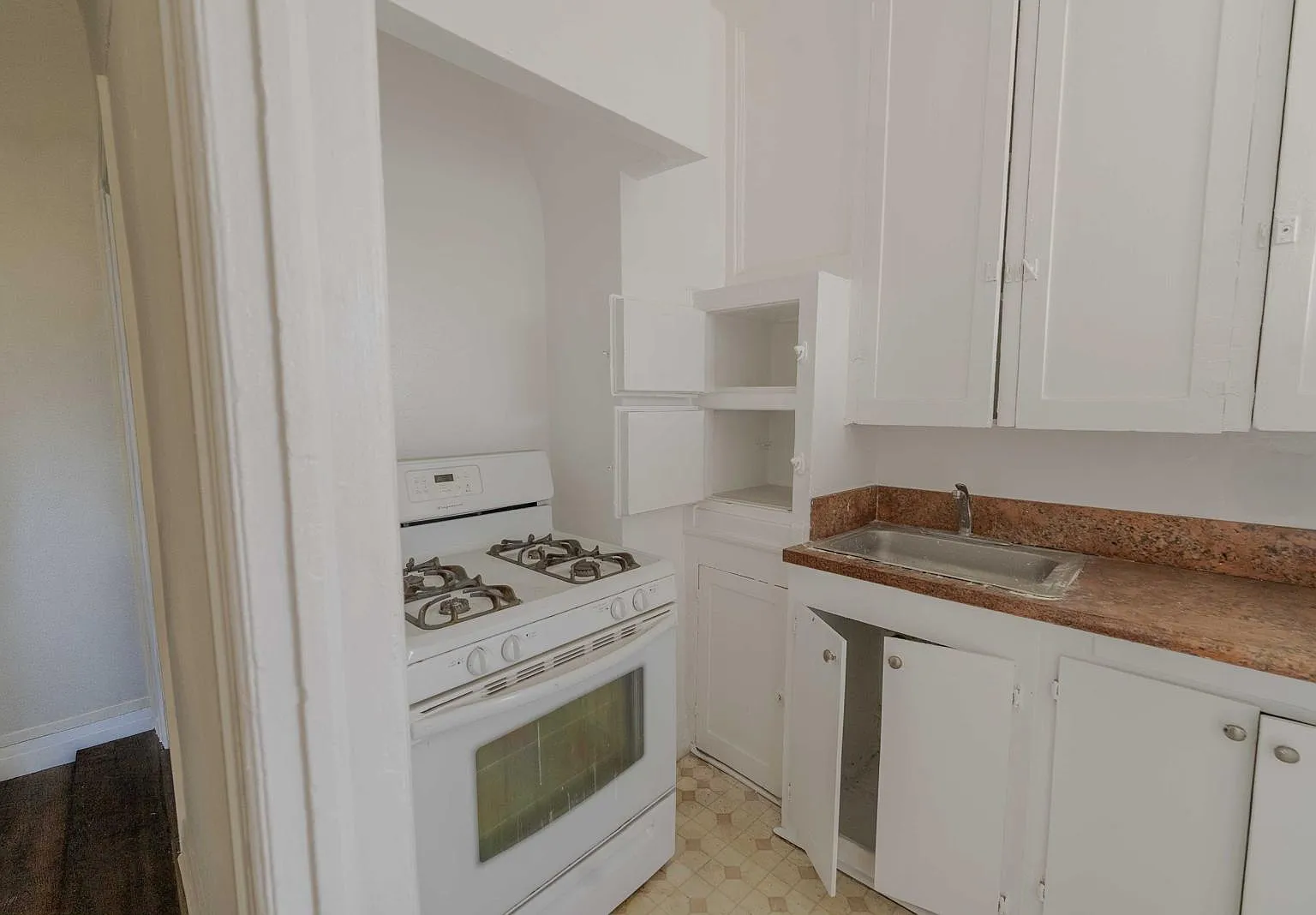 676 S Rampart APartments — Photo 3