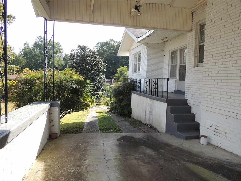 2nd image of 602 Saint John Ave