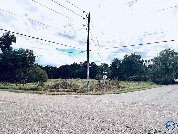5th image of Rosehaven Dr