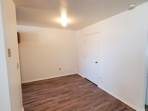 3rd image of 1601 Falcon Dr #16