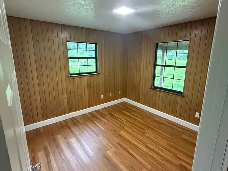 2230 Endsley Rd — Photo 27