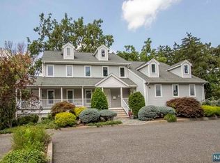 646 Teaneck Rd, Teaneck, NJ 07666