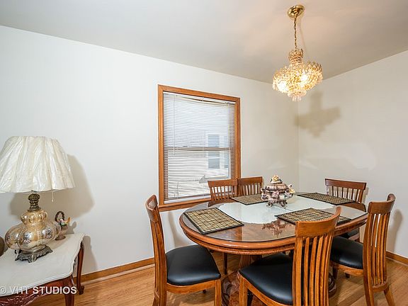 3rd image of 6919 W Summerdale Ave