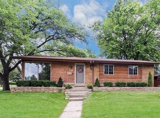 600 E Greenwood Dr, Mount Prospect, IL 60056