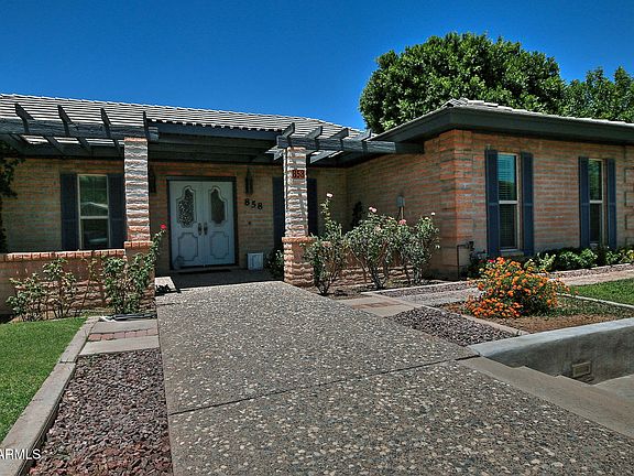 4th image of 858 N HERITAGE --