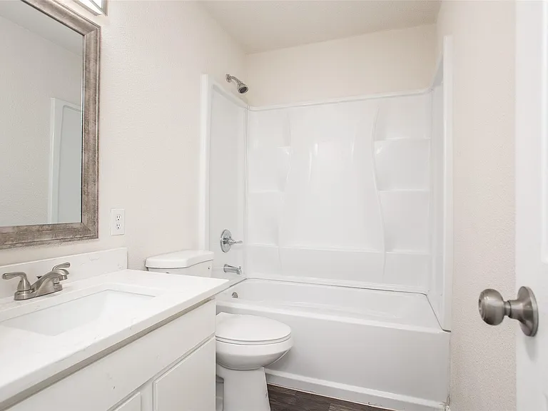 5022 Donnelly Ave — Photo 12