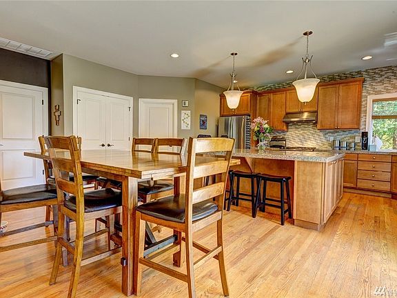 4th image of 13225 NE 137th Ct