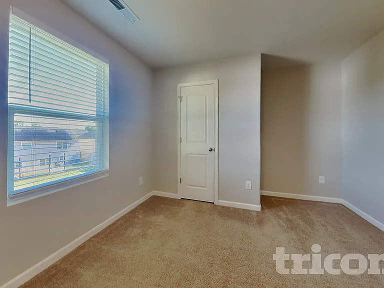 4114 Vershire Ave — Photo 13