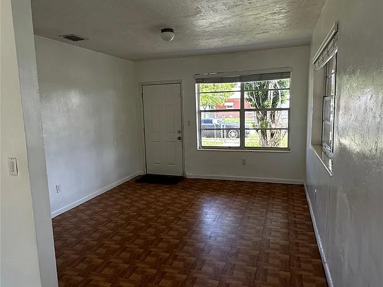 10741 SW 150th Ter — Photo 9