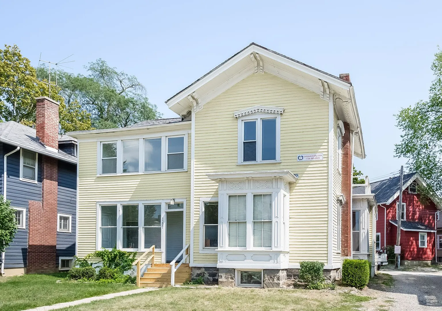 Twin Oaks — Photo 1