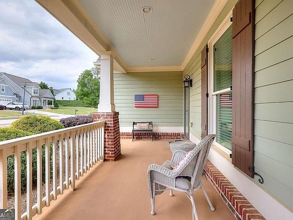 2nd image of 125 Hawthorn Way
