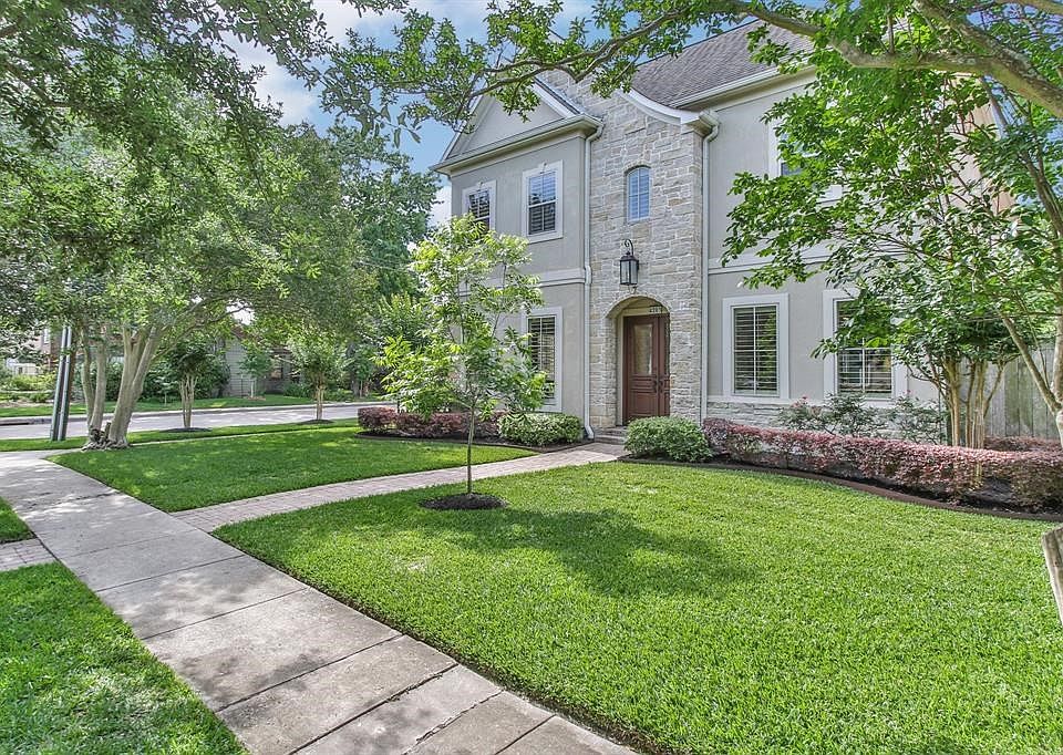 Stately elegance in Colonial Terrace.  4203 Tennyson Street