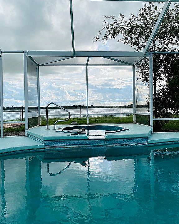 Pool, Spa & Lake