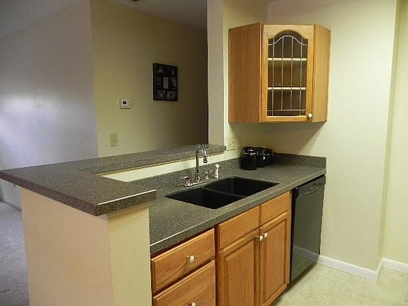 5th image of 2678 Rolling Oaks Blvd