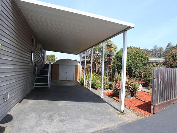 2nd image of 4425 Clares St #19