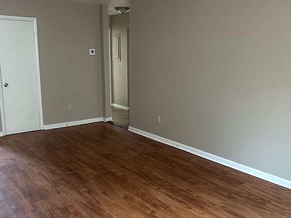 4th image of 214 Lanier Dr #14