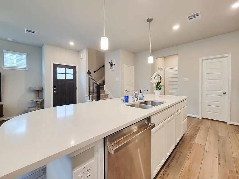 1510 Lakeline Oak Dr — Photo 15