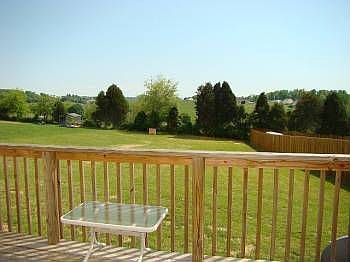 2nd image of 1164 Martins Glen Ln