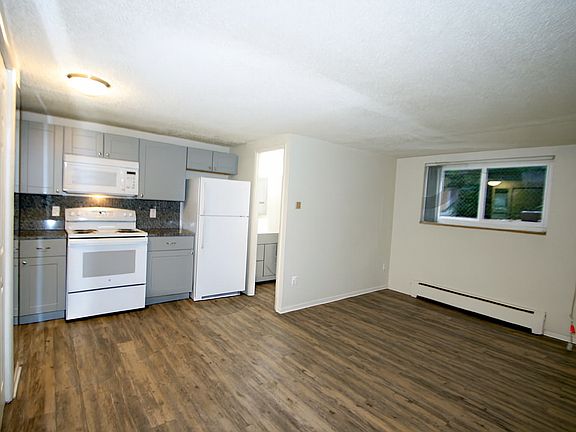 2nd image of 1315 N Corona St #103