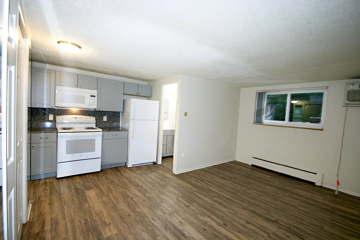 Building Photo - 1315 N Corona St #103