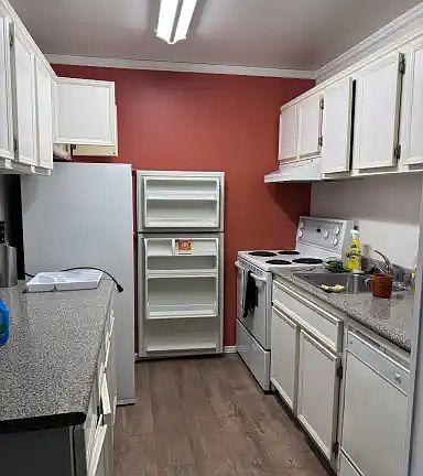 4th image of 10731 84th Ave NW #202