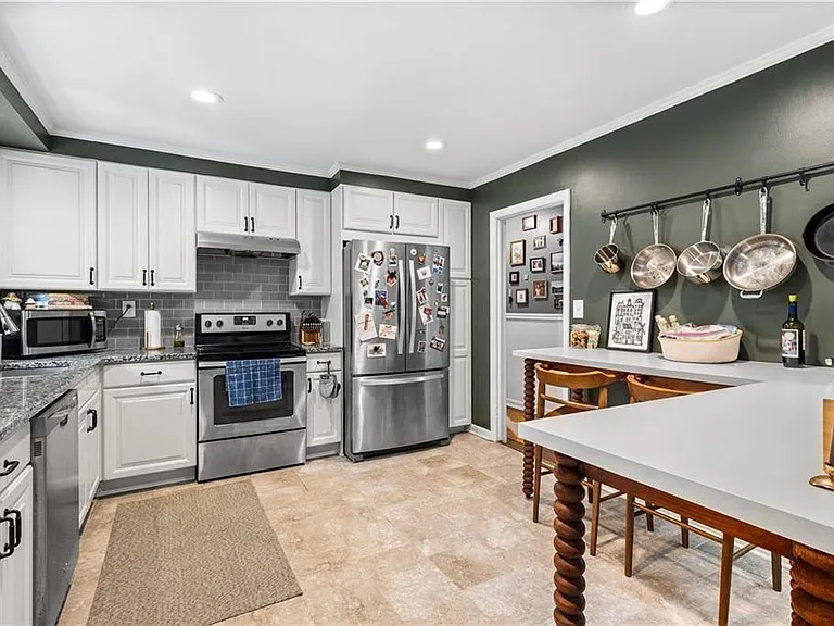 2859 Concord Dr — Photo 11