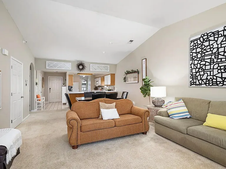 350 S Wildwood Dr #A29 — Photo 3