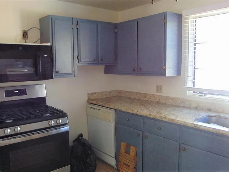 402 S Paseo Quinta #B — Photo 7