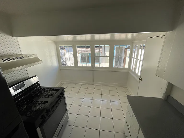 504 San Juan Ave — Photo 6