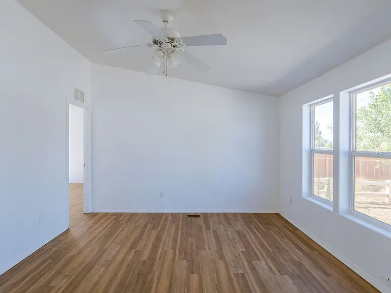 25120 Charina Ln — Photo 12