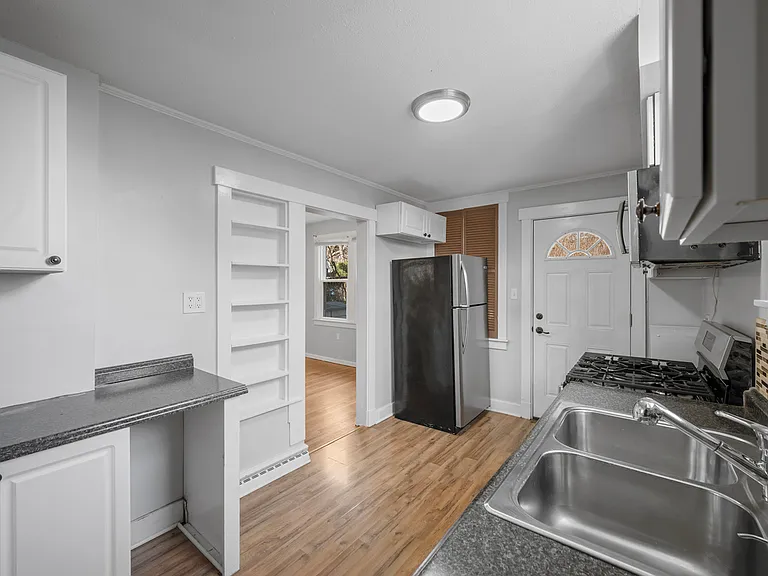 2921 Brentwood Ave — Photo 10