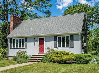 99 Old Pine Rd, Narragansett, RI 02882